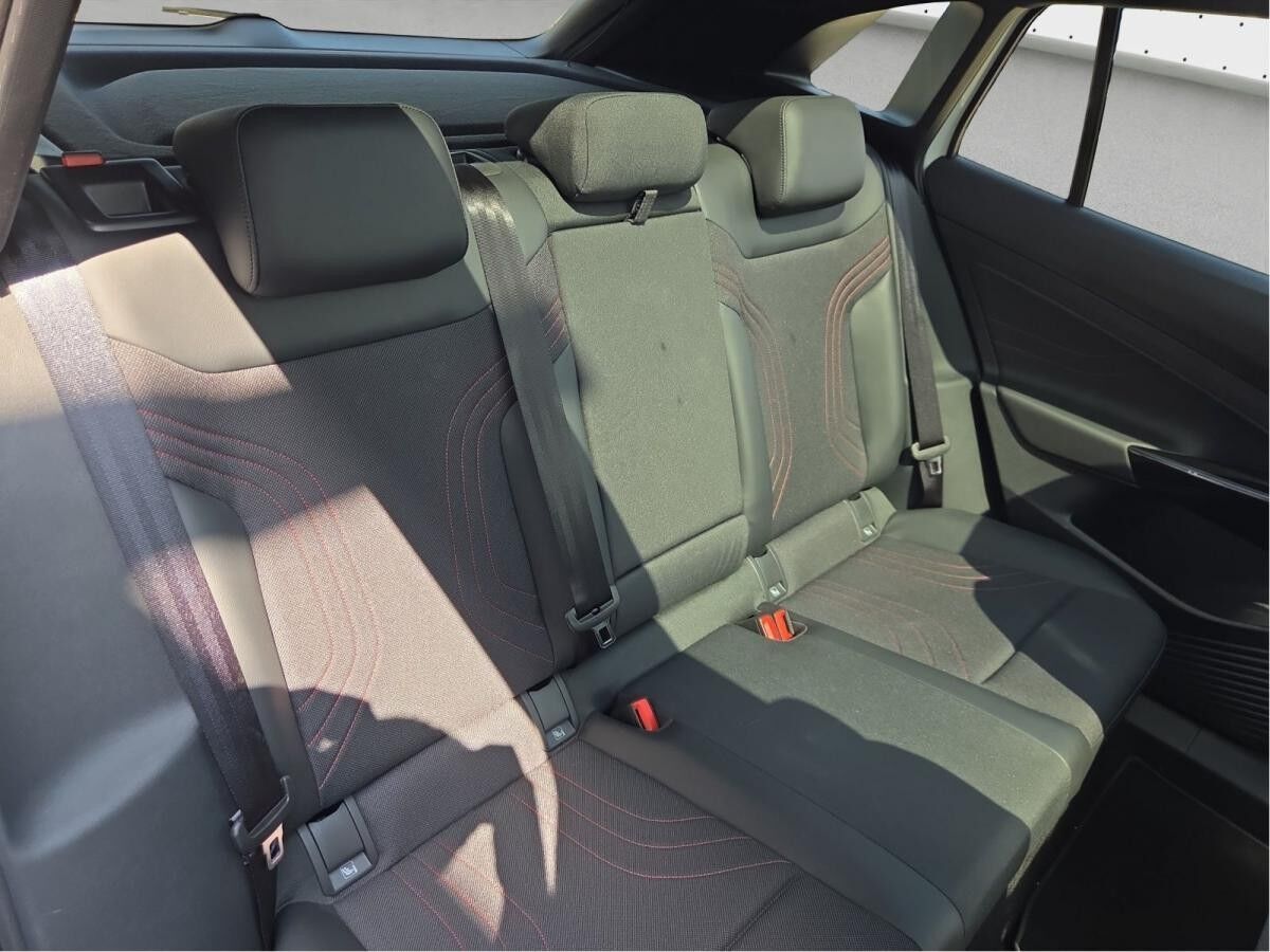 Volkswagen ID.4 GTX 4Motion*WÄRMEPUMPE*IQ.LIGHT*AHK*PANO*PDC*SHZ*NAVI*KLIMA