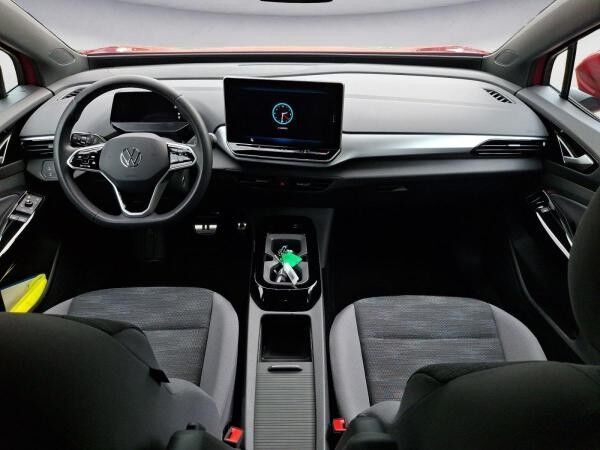 Volkswagen ID.4 Pure mit Infotainment-Paket, Allwetterreifen, Anschlussgarantie