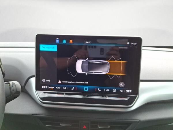 Volkswagen ID.4 Pure mit Infotainment-Paket, Allwetterreifen, Anschlussgarantie