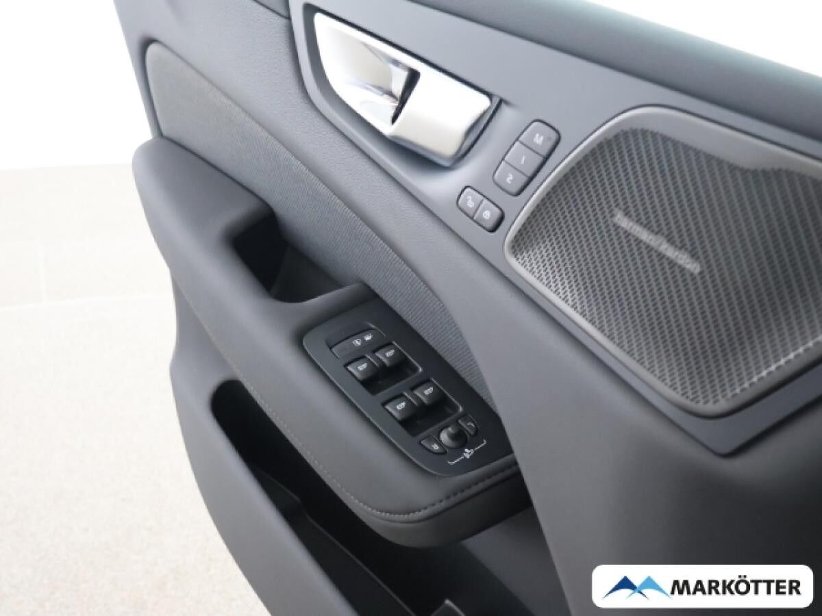 Volvo XC60 T8 AWD Plus Black Edition Plug-In Hybrid