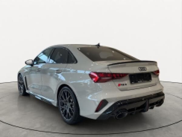 Audi RS3 Limousine in Kreide +Pano+Sportabgas.+Keramik(MT)