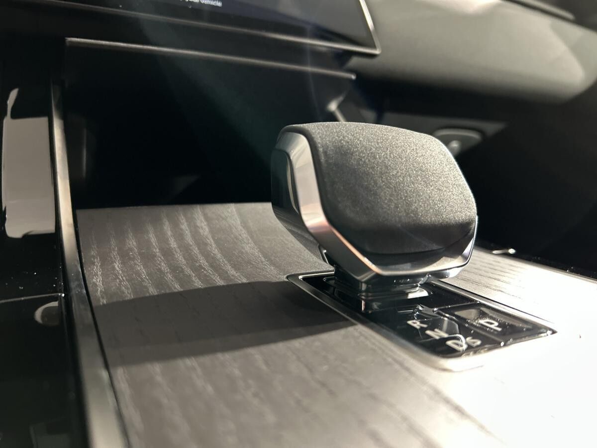 Land Rover Range Rover Velar 2.0 L PHEV P400e Dynamic SE