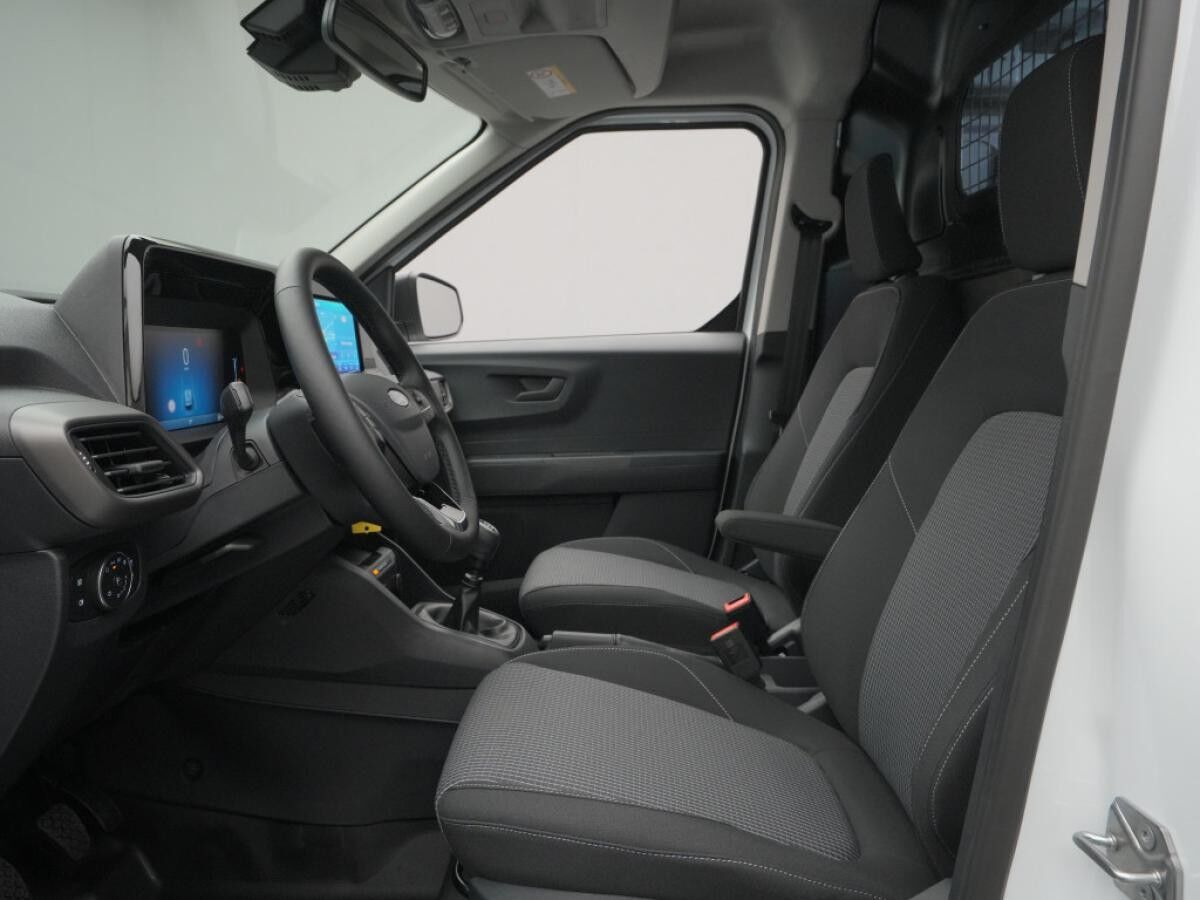 Ford Transit Courier Kasten Trend /Navi