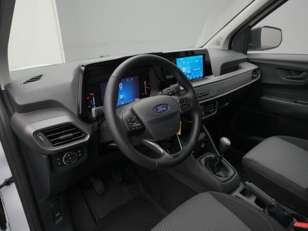 Ford Transit Courier Kasten Trend /Navi