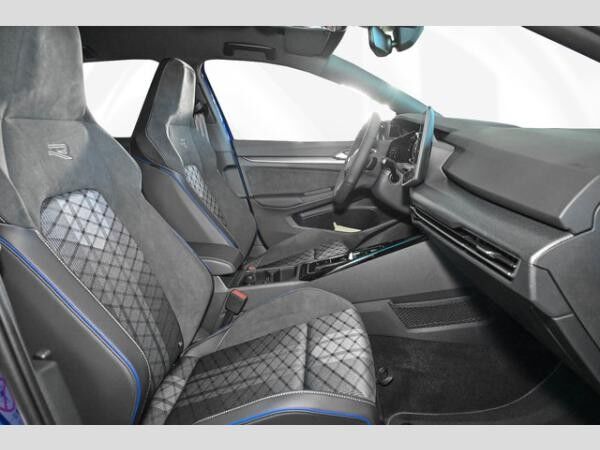 Volkswagen Golf VIII 1.5 eTSI DSG R-Line Black Style