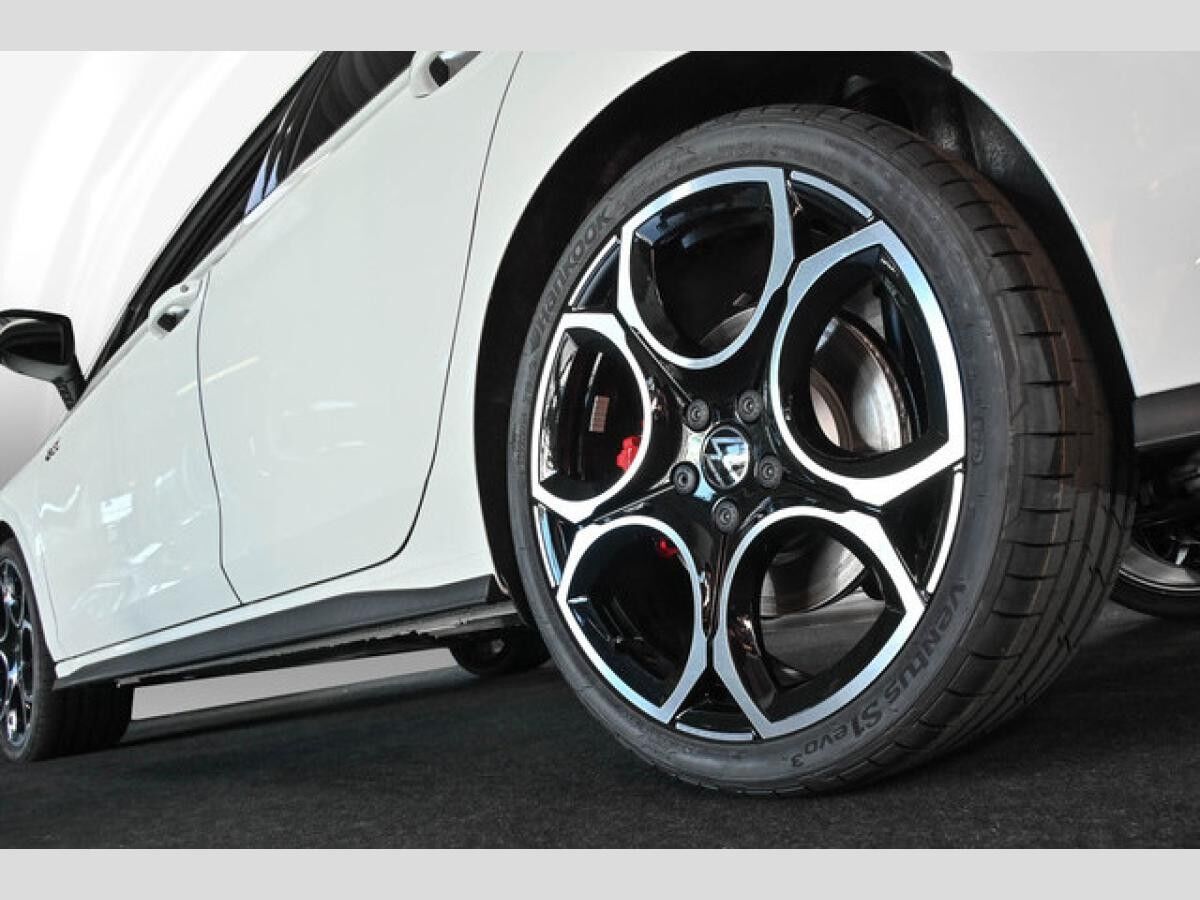 Volkswagen Golf VIII 2.0 TSI DSG  GTI Black Style