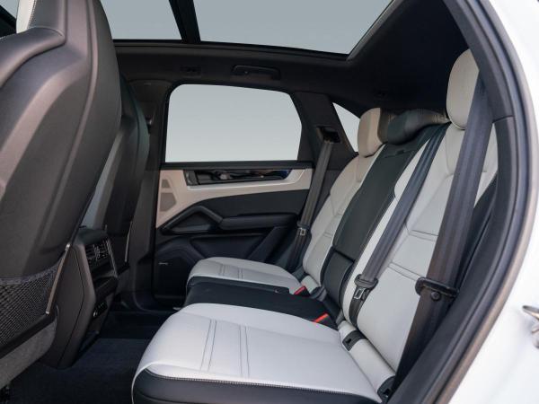 Porsche Cayenne E-Hybrid, SportDesign, HuD, Inno, AHK