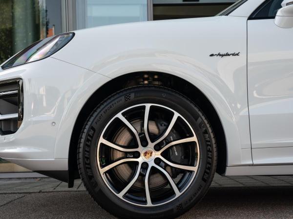 Porsche Cayenne E-Hybrid, SportDesign, HuD, Inno, AHK