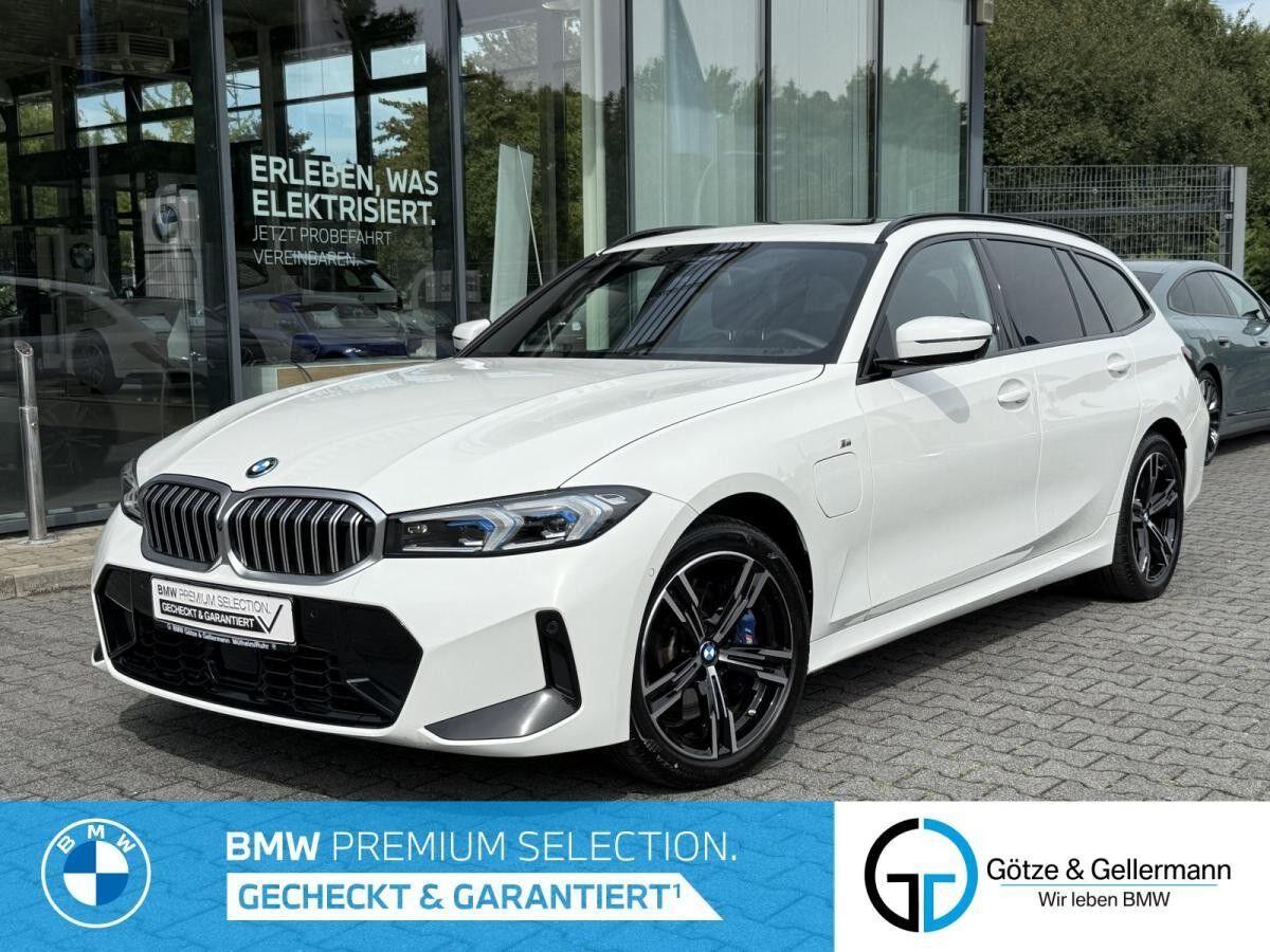 BMW 330 e xDrive Touring M Sportpaket //Pano FACELIFT BMW 330 e xDrive Touring M Sportpaket //Pano FACELIFT