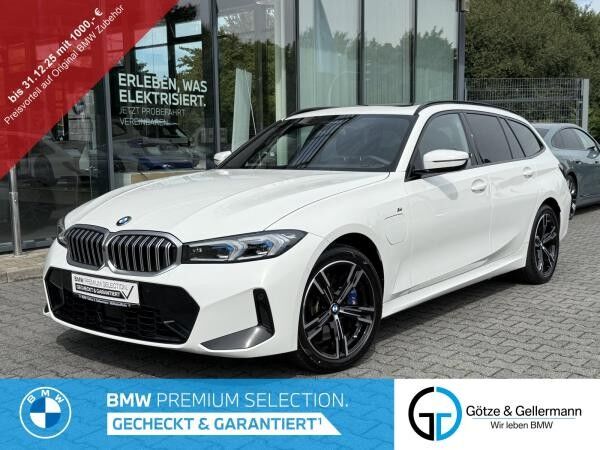 BMW 330 330e xDrive Touring M Sportpaket //Pano FACELIFT