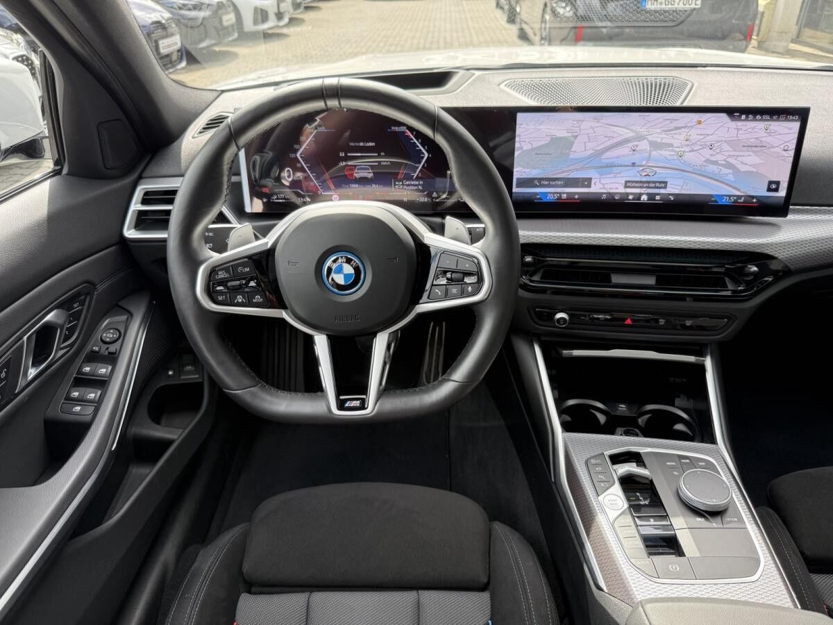 BMW 330 e Touring M Sportpaket Stop&Go FACLIFT BMW 330 e Touring M Sportpaket Stop&Go FACLIFT