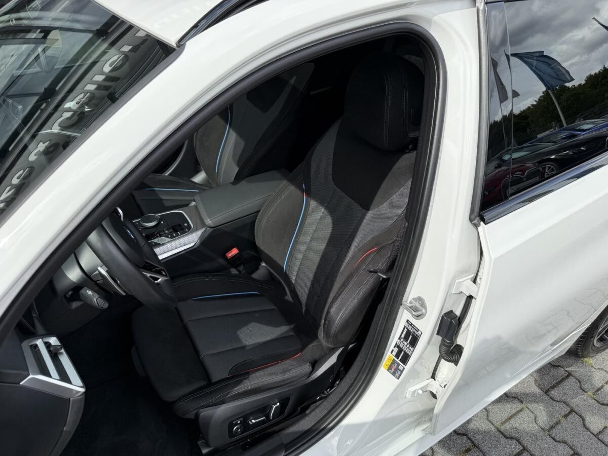 BMW 330 e xDrive Touring M Sportpaket /AHK FACELIFT