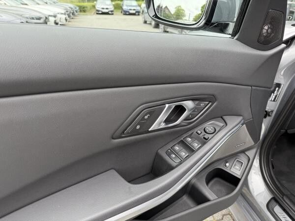 BMW 330 e Touring M Sport PRO //AHK FACELIFT
