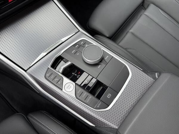 BMW 330 e Touring M Sport PRO //AHK FACELIFT