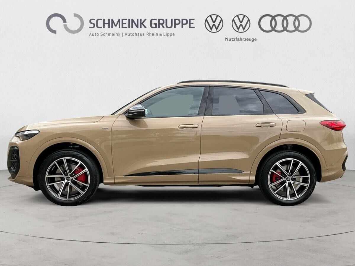 Audi Q5 SUV e-hybrid quattro MATRIX OLED 360° Audi Q5 SUV e-hybrid quattro MATRIX OLED 360°