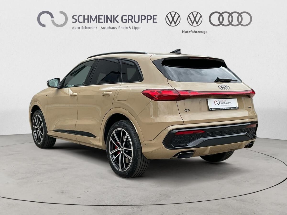 Audi Q5 SUV e-hybrid quattro MATRIX OLED 360° Audi Q5 SUV e-hybrid quattro MATRIX OLED 360°