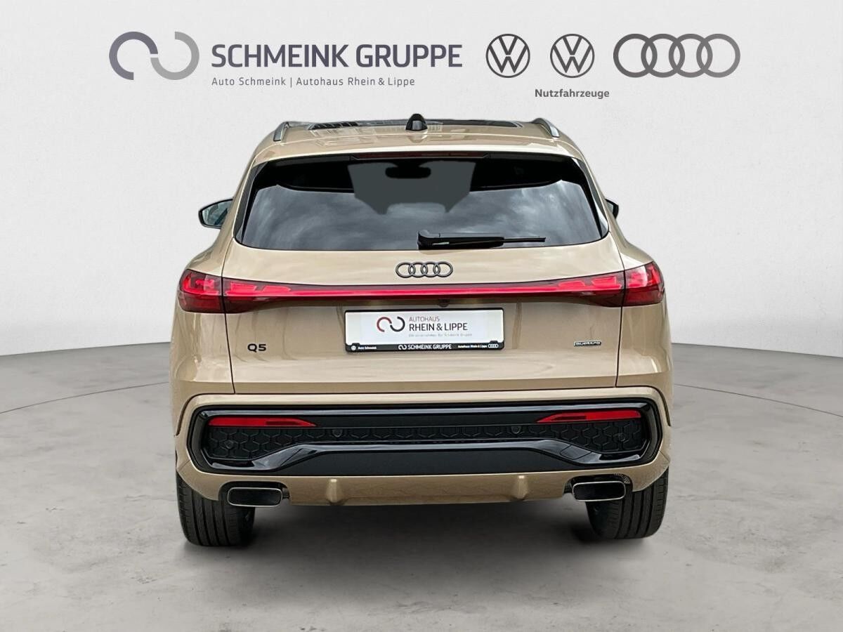 Audi Q5 SUV e-hybrid quattro MATRIX OLED 360° Audi Q5 SUV e-hybrid quattro MATRIX OLED 360°