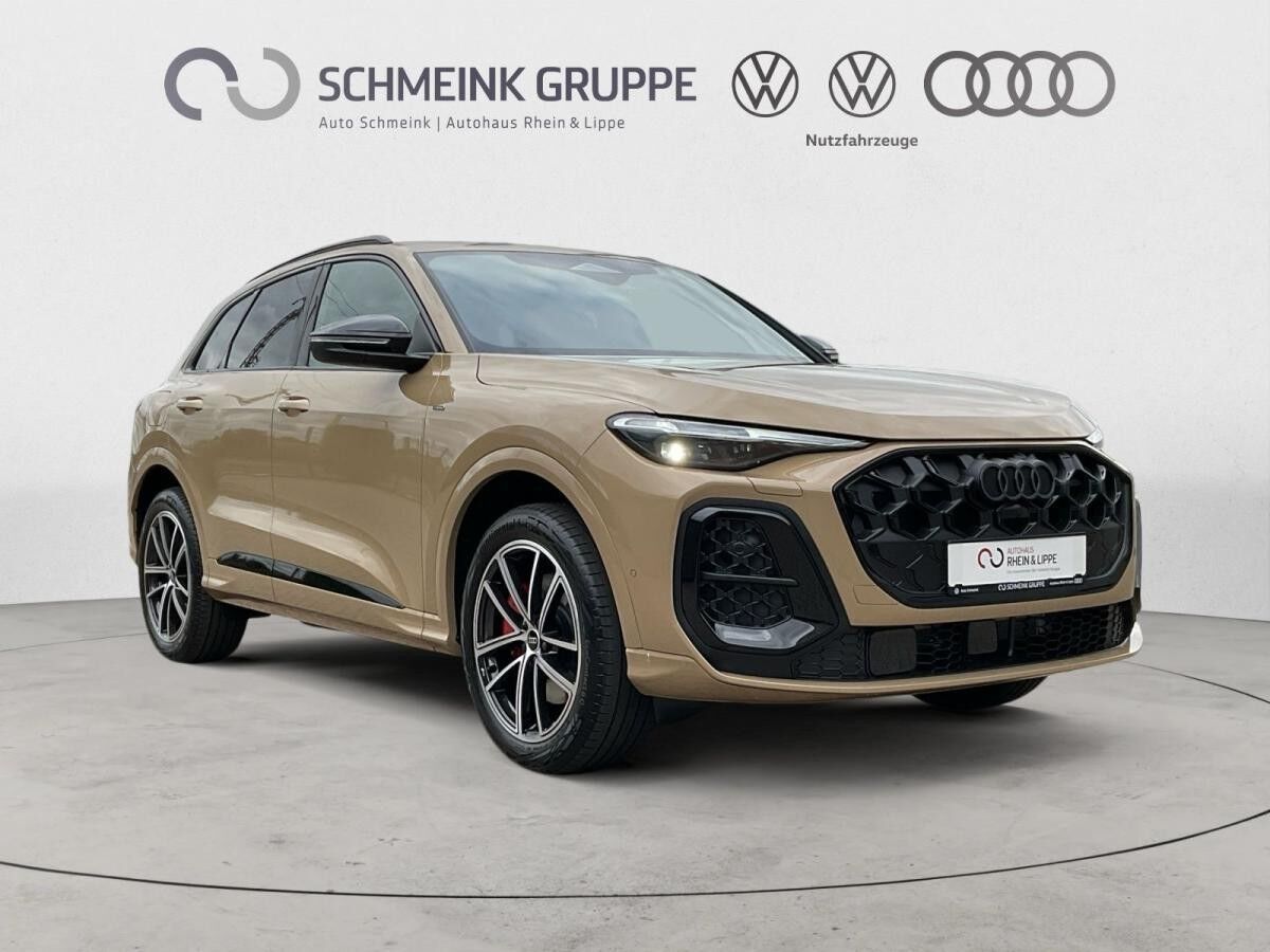 Audi Q5 SUV e-hybrid quattro MATRIX OLED 360° Audi Q5 SUV e-hybrid quattro MATRIX OLED 360°