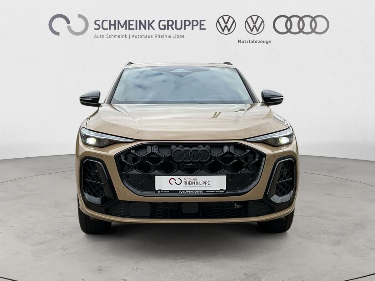 Audi Q5 SUV e-hybrid quattro MATRIX OLED 360° Audi Q5 SUV e-hybrid quattro MATRIX OLED 360°