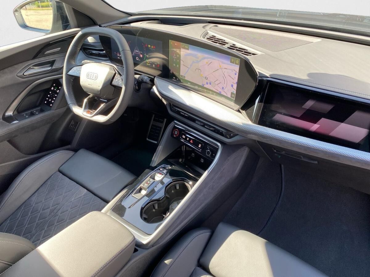 Audi Q5 Sportback e-hybrid quattro 220 k W S tronic Audi Q5 Sportback e-hybrid quattro 220 k W S tronic