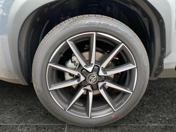 Toyota Yaris Cross GR Sport +18 Zoll+el.Heckkl.+Lager