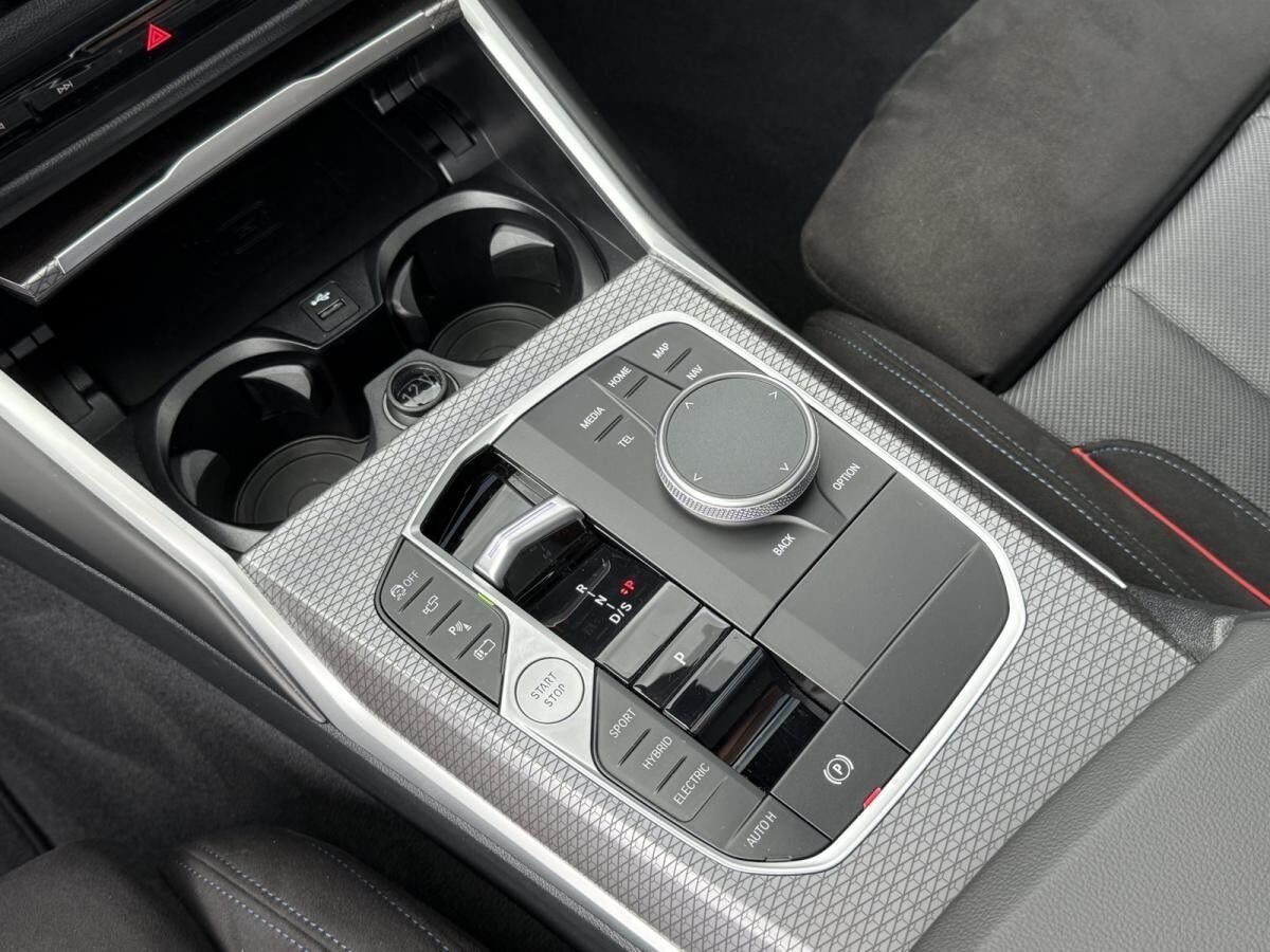 BMW 330 e xDrive Touring M Sportpaket /AHK FACELIFT