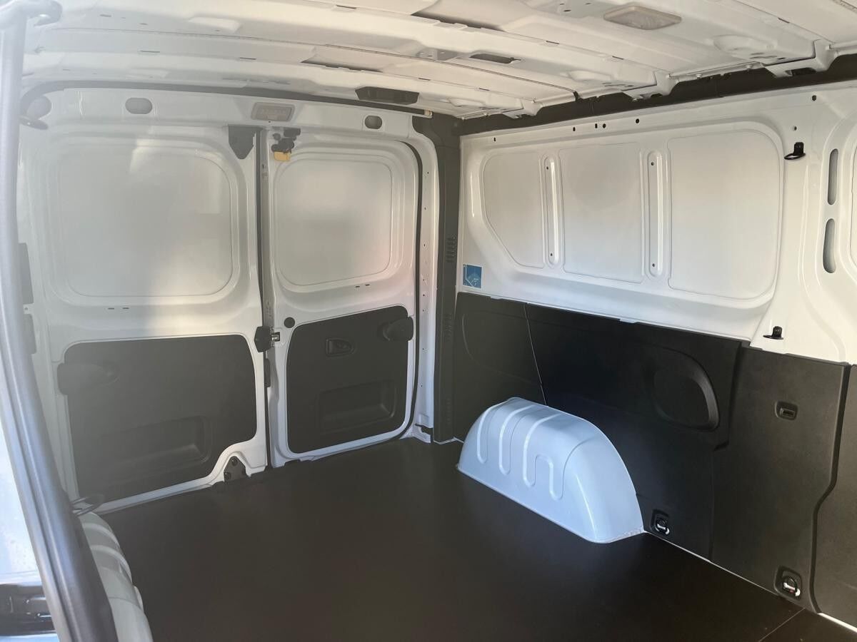 Nissan Primastar 150PS Automatik Kastenwagen 270° Hecktüren, Navi, Holzboden