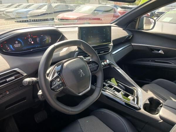 Peugeot 3008 1.2 136 Allure LED+Navi+SHZ+Winterp.+Kam.