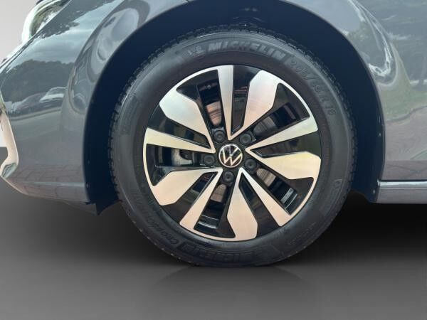 Volkswagen Golf VIII