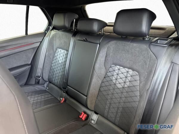 Volkswagen Golf VIII R-Line 1.5 eTSI DSG
