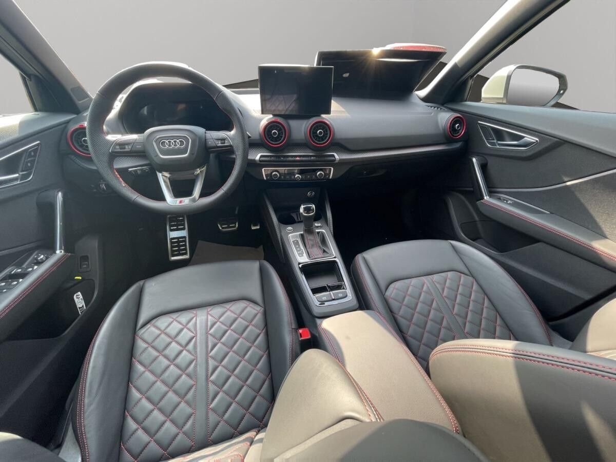 Audi Q2 35 TDI S line Matrix Navi Kamera AHK Leder