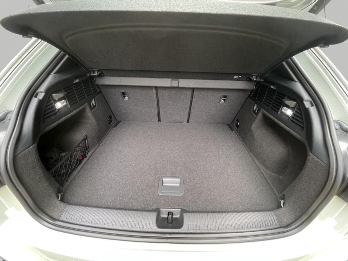 Audi Q2 35 TDI S line Matrix Navi Kamera AHK Leder