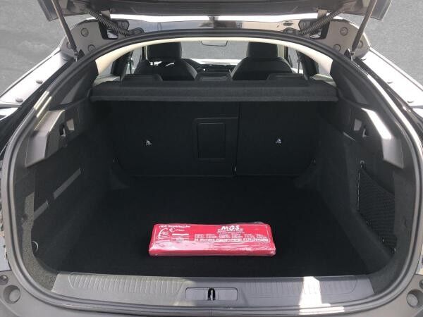 Peugeot 408 Hybrid 145 Allure #PDC #SHZ