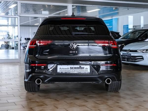 Volkswagen Golf VIII 2,0 TSI DSG GTI ACC DCC Pano R-Kamera LED 19"