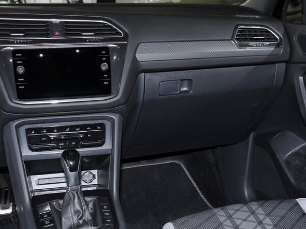 Volkswagen Tiguan Allspace 2,0 TDI DSG R-Line 4Motion ACC Matrix R-Kamera Navi 19"
