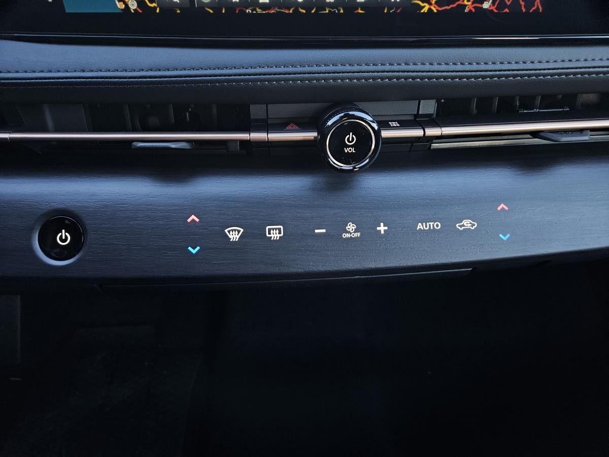 Nissan Ariya Navi, Sitz- und Lenkradhzg., Alu 19", LED, Navi, u.v.m.