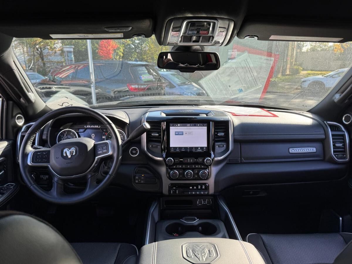 Dodge RAM 2500 Crew Cab 6.7l CUMMINS DIESEL Laramie Night