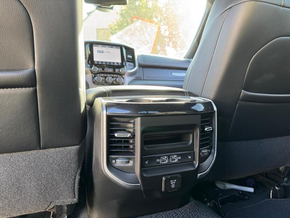 Dodge RAM 2500 Crew Cab 6.7l CUMMINS DIESEL Laramie Night