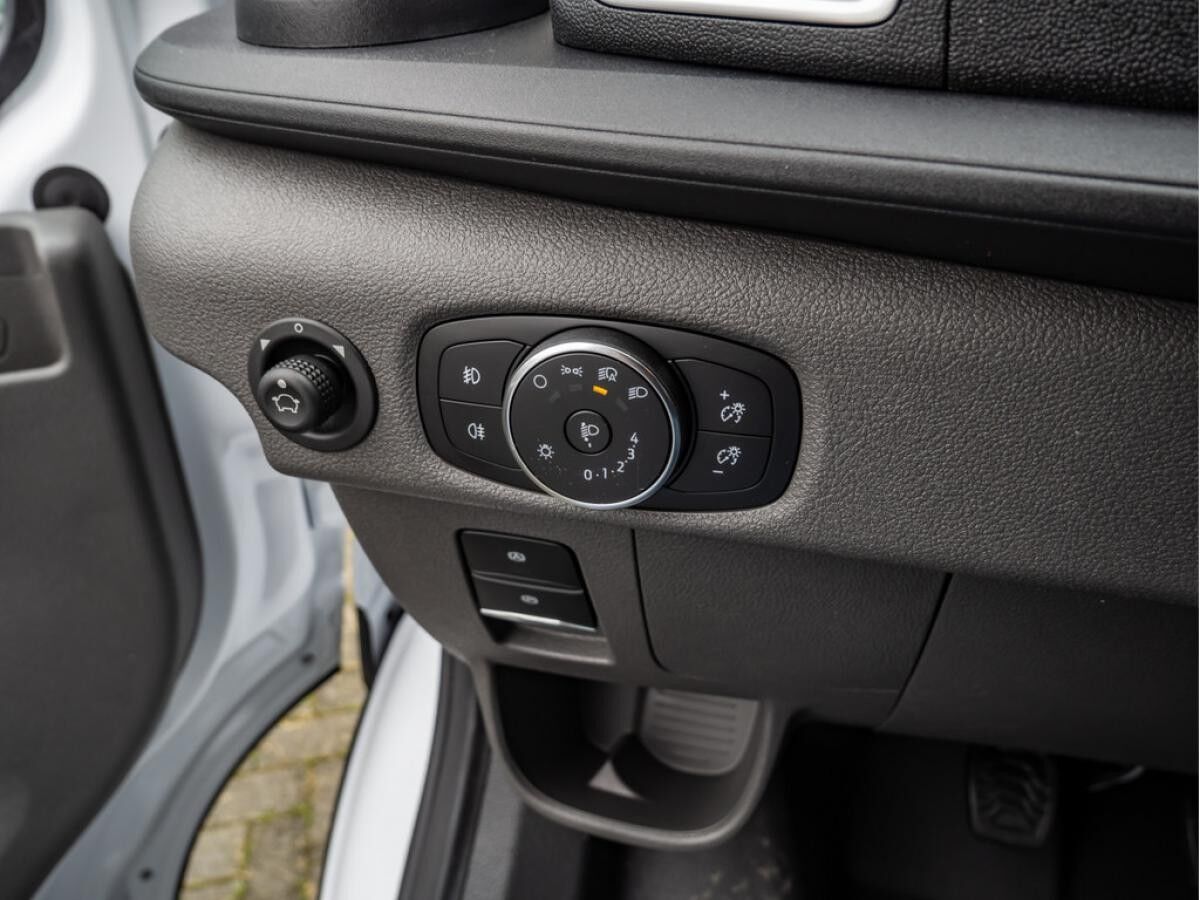 Ford Transit L3 350 Doppelkabine Kamera und Xenon