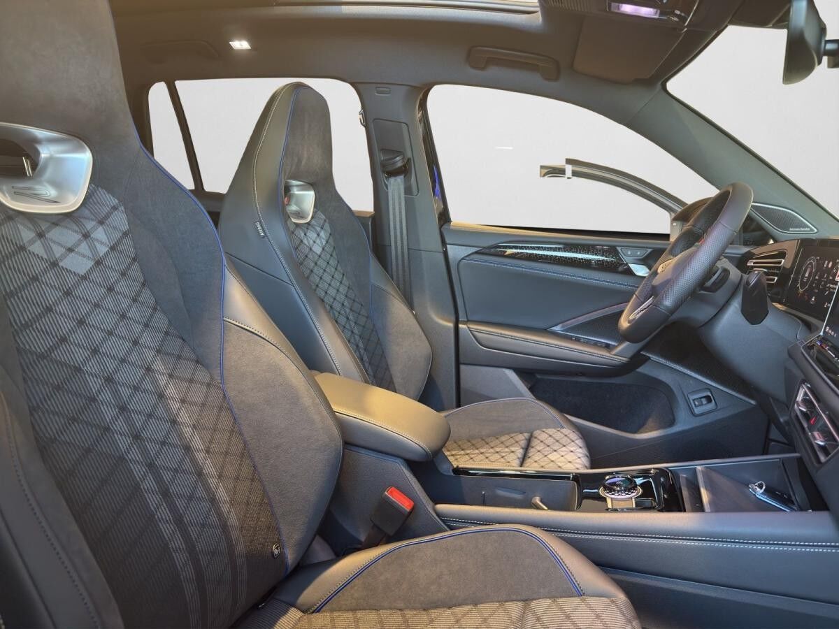 Volkswagen Tiguan R-Line 2.0 TSI 4MO DSG BLACKSTYL PANO AHK