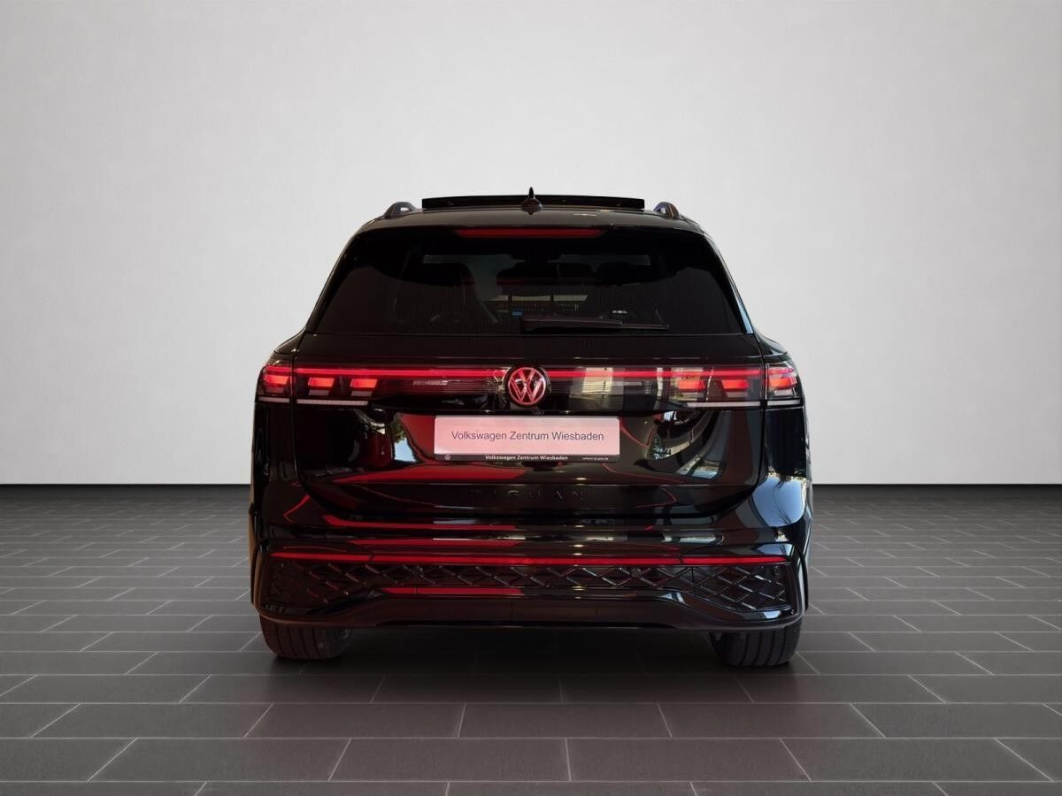 Volkswagen Tiguan R-Line 2.0 TSI 4MO DSG BLACKSTYL PANO AHK