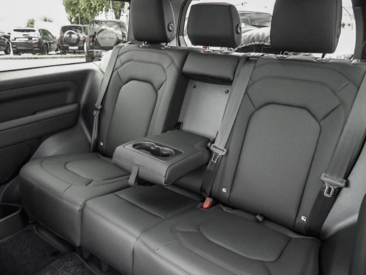 Land Rover Defender 90 X-Dynamic SE D250 Mild-Hybrid Luftfederung AHK Navi Memory Sitze Soundsystem