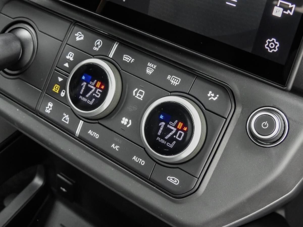 Land Rover Defender 90 X-Dynamic SE D250 Mild-Hybrid Luftfederung AHK Navi Memory Sitze Soundsystem