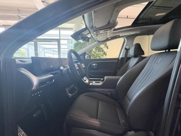 Hyundai IONIQ 9 110 kWh ALLRAD UNIQ INKL. GLASDACH & DREHBARE EINZELSITZE (2. SITZREIHE)!