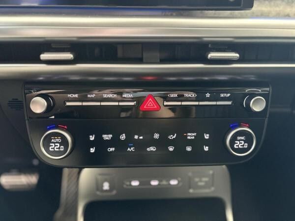 Hyundai IONIQ 9 110 kWh ALLRAD UNIQ INKL. GLASDACH & DREHBARE EINZELSITZE (2. SITZREIHE)!