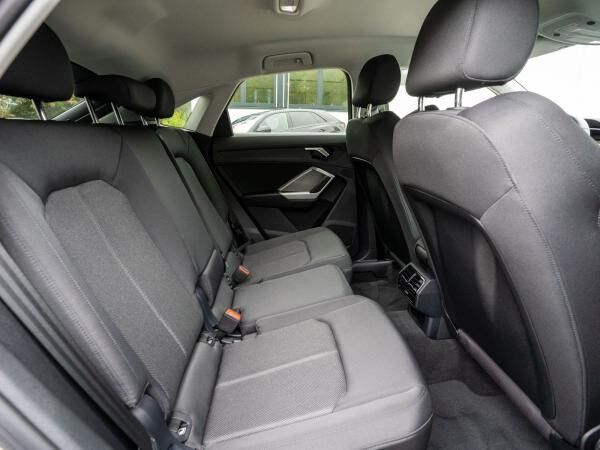 Audi Q3 S line 35TFSI Navi LED AHK ACC PDC // SOFORT VERFÜGBAR!!!