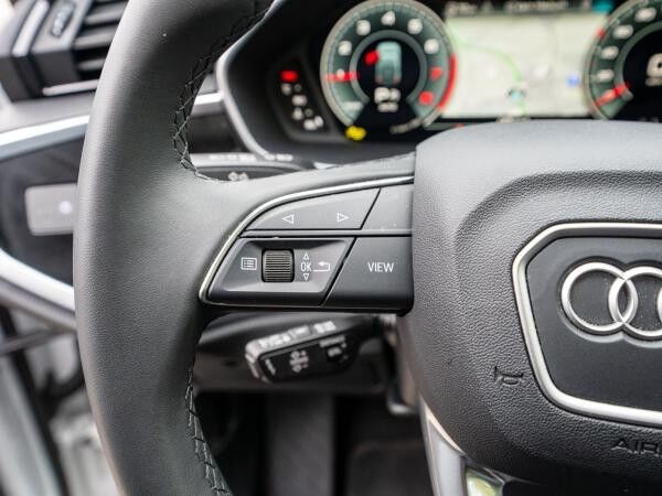 Audi Q3 S line 35TFSI Navi LED AHK ACC PDC // SOFORT VERFÜGBAR!!!