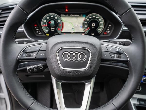Audi Q3 S line 35TFSI Navi LED AHK ACC PDC // SOFORT VERFÜGBAR!!!