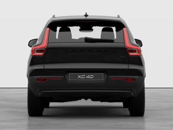 Volvo XC40 B3 Benzin DKG Automatik Ultra - Black Edition - mit Anhängerkupplung und Standheizung - Mj. 2026