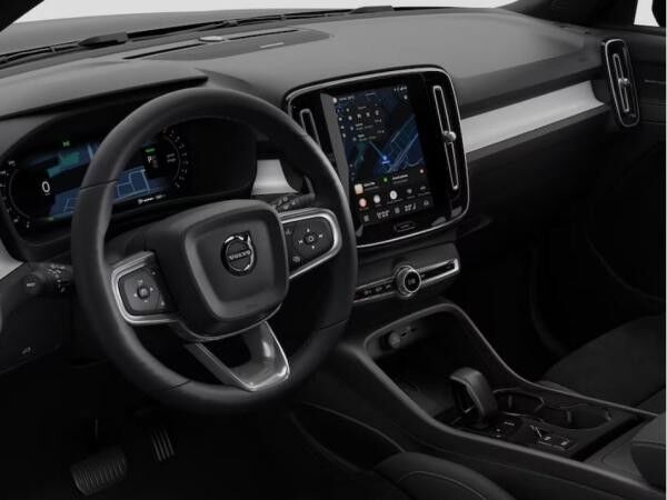 Volvo XC40 B3 Benzin DKG Automatik Ultra - Black Edition - mit Anhängerkupplung und Standheizung - Mj. 2026